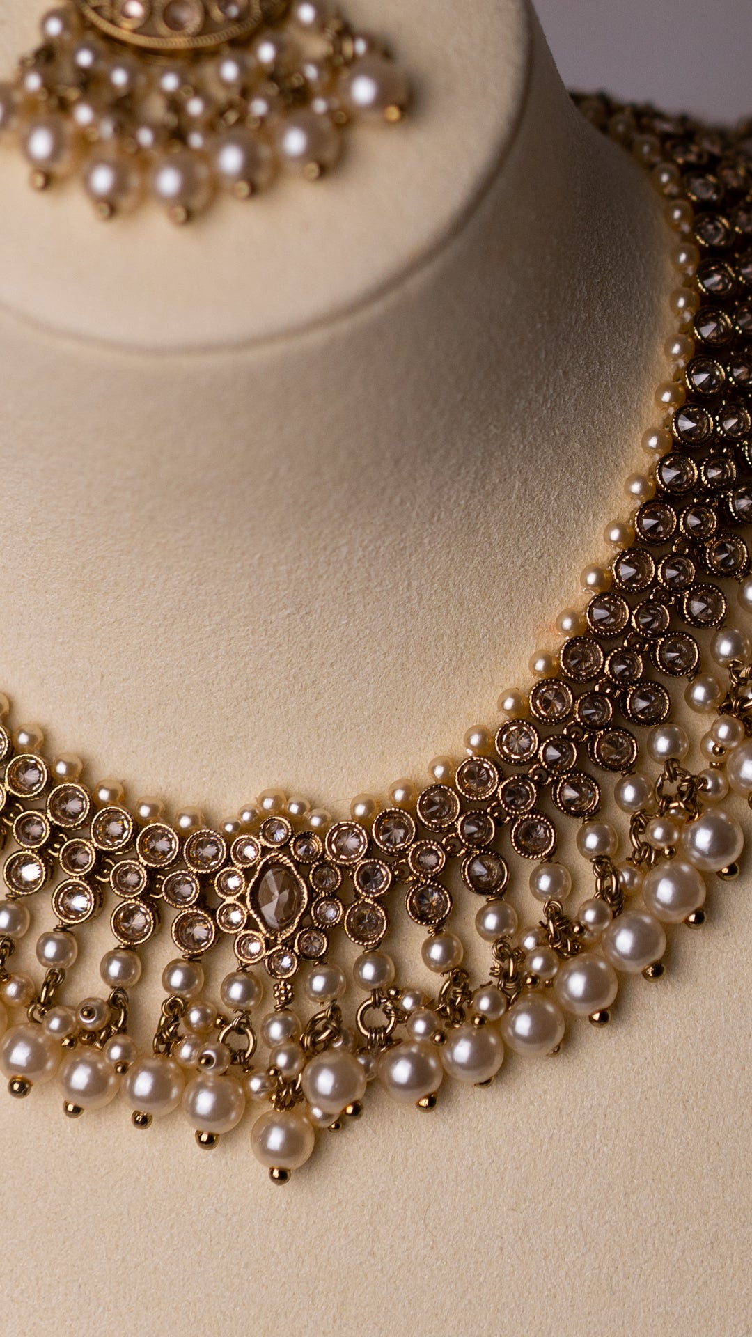 Vanya Necklace Set