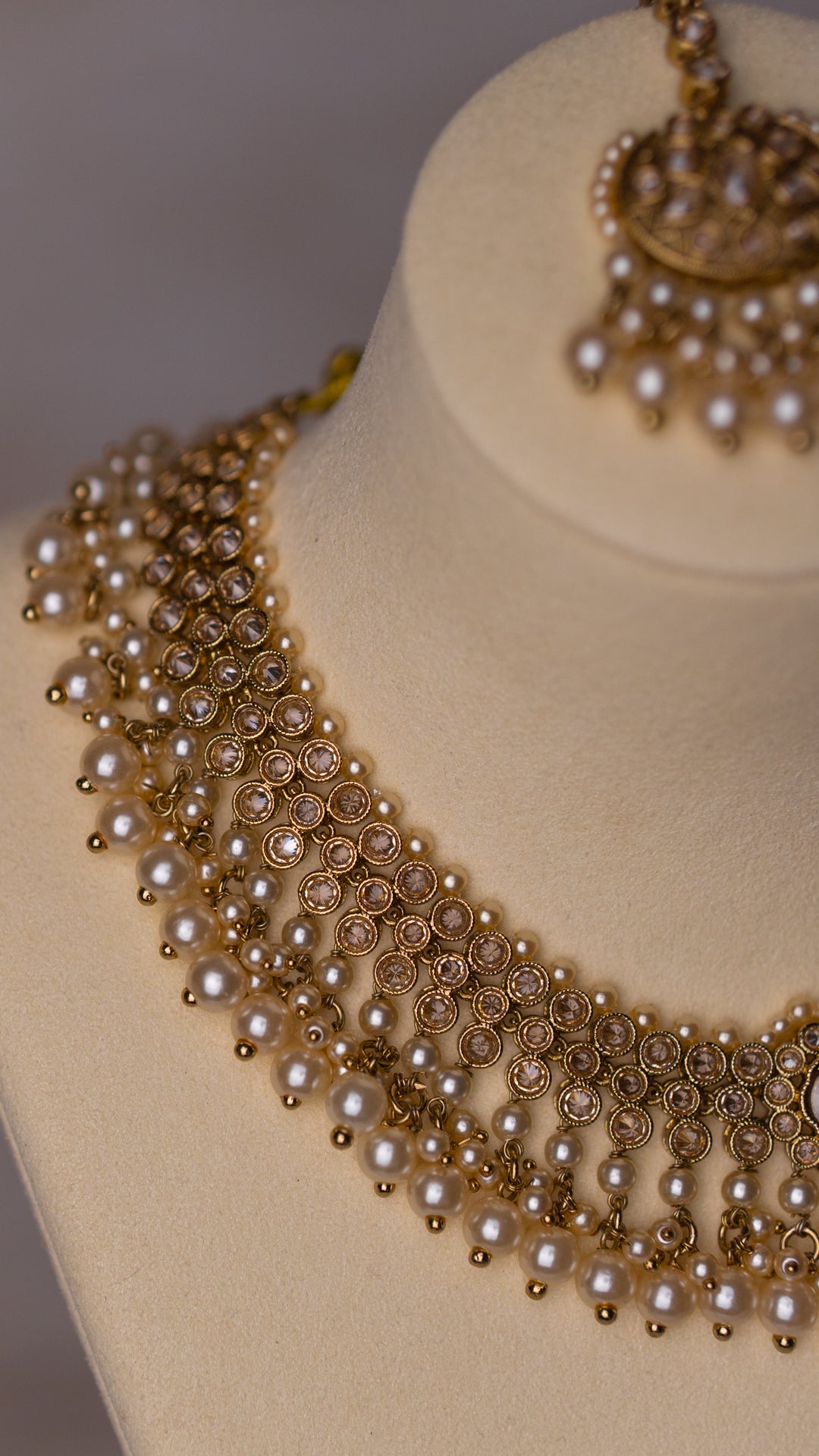 Vanya Necklace Set