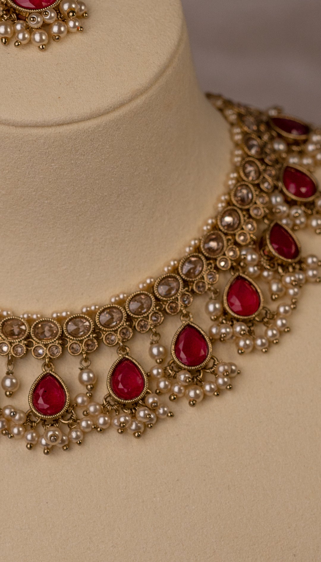 Ruby Noor Necklace Set