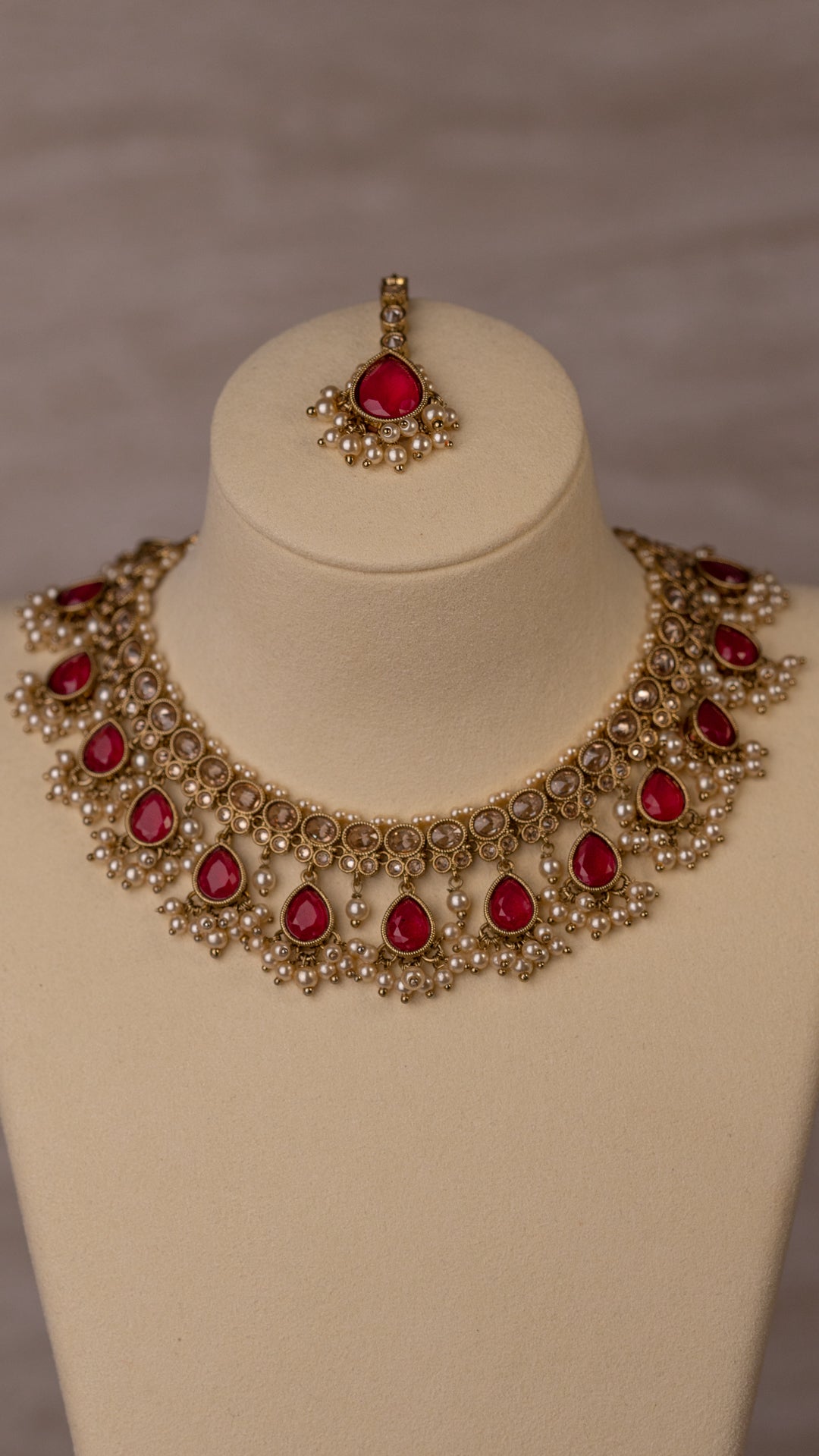 Ruby Noor Necklace Set